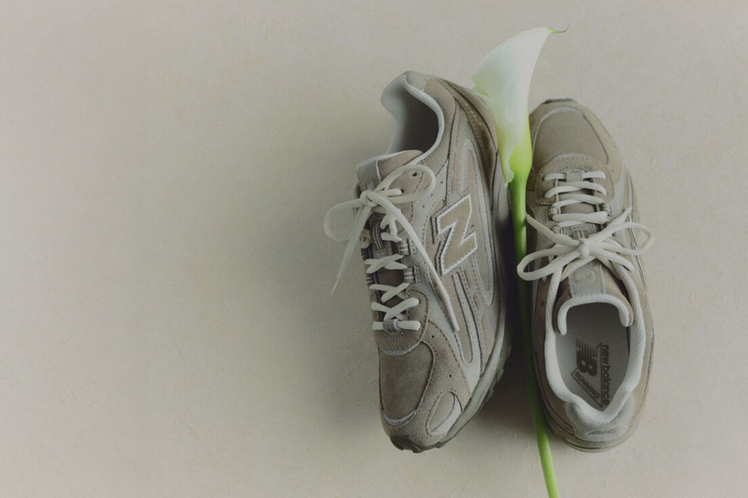 靴 New Balance 204L 25cm new-balance-204l-beige-suede-