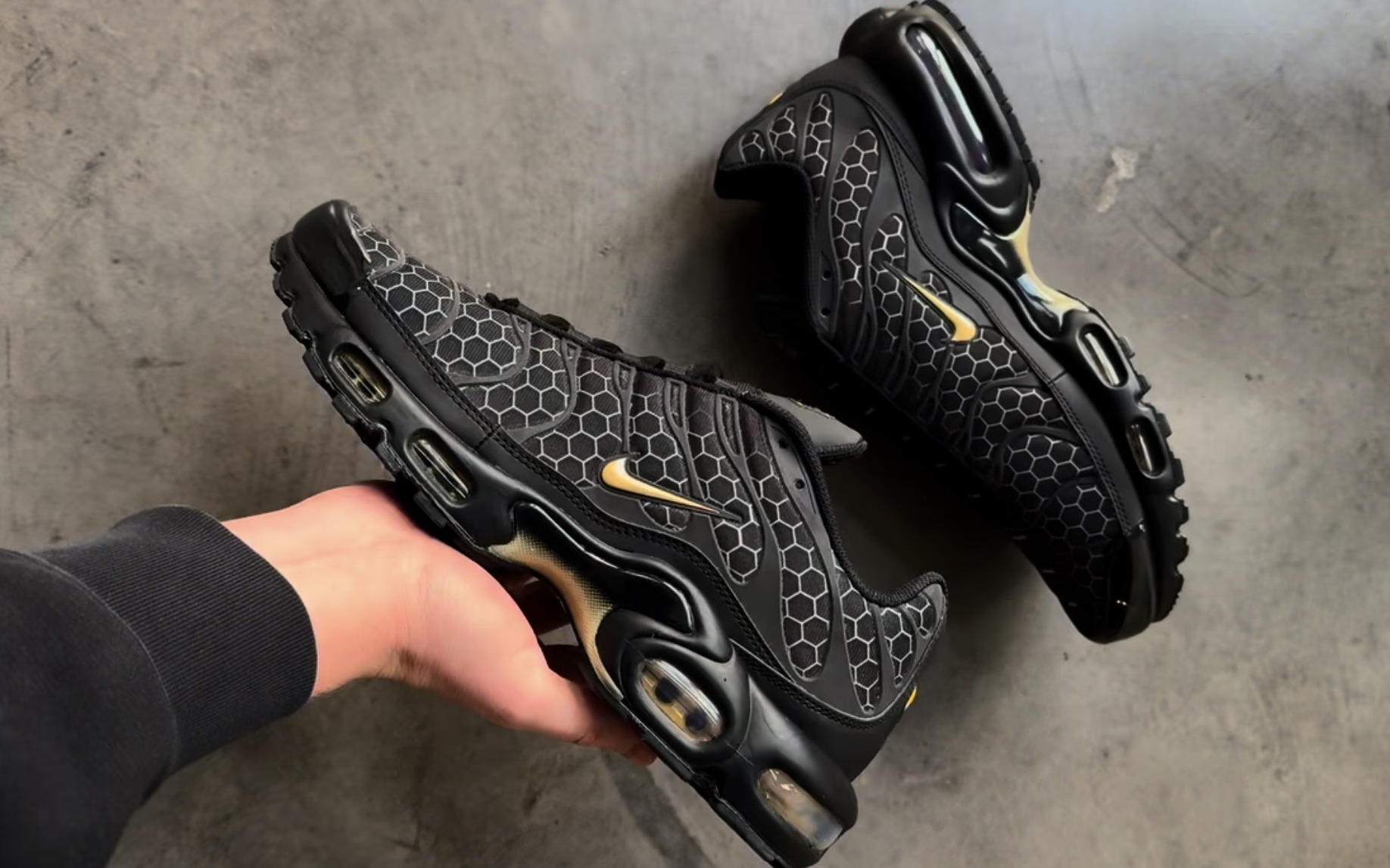 foot locker nike tuned 2